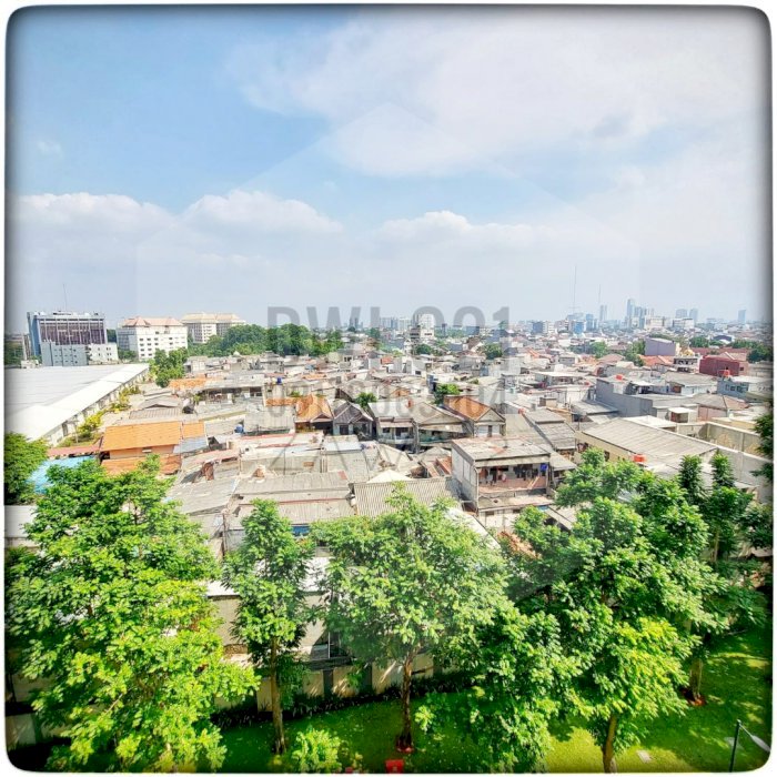 Disewa Taman Anggrek Residence 2BR Semi Furnish Best City View