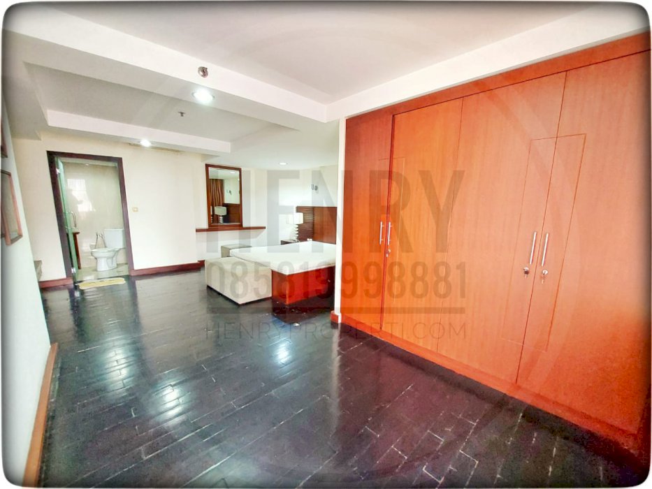 Taman Anggrek Condominium Unit Renov 2BR jadi 1BR Besar Ensuite Bath