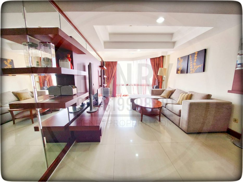 Taman Anggrek Condominium Unit Renov 2BR jadi 1BR Besar Ensuite Bath
