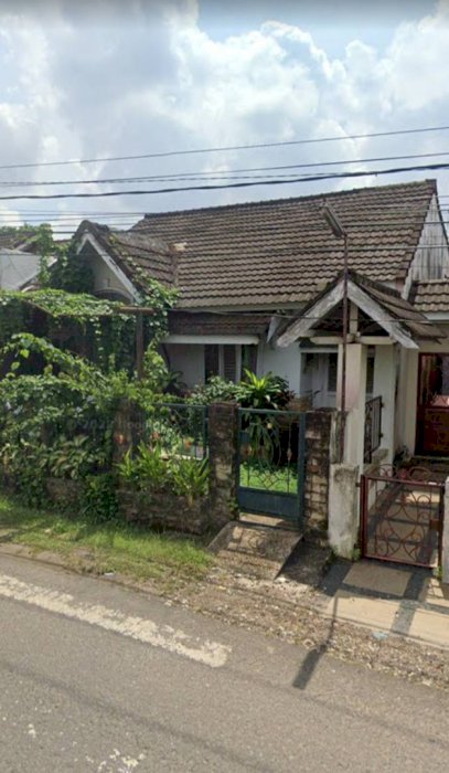 Rumah cantik lokasi strategis cocok untuk buka usaha
