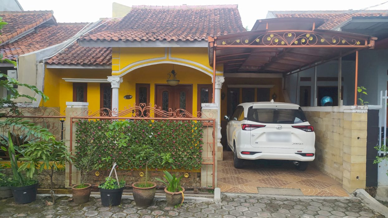 Jual rumah di kompleks Griya Mita Posindo Cinunuk