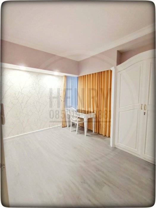FOR SALE  Taman Anggrek Condominium Unit Sudut 2+1BR City View