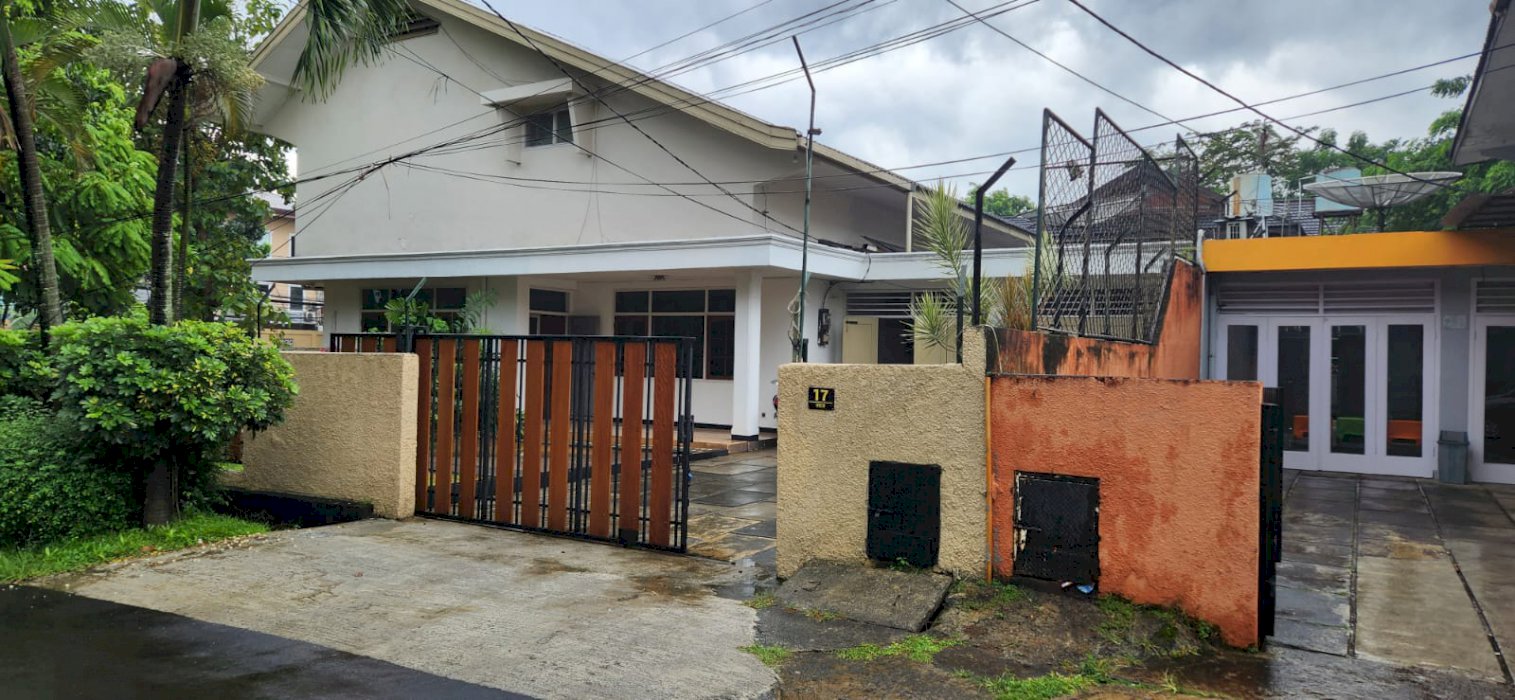 Disewakan rumah dapat digunakan untuk kantor