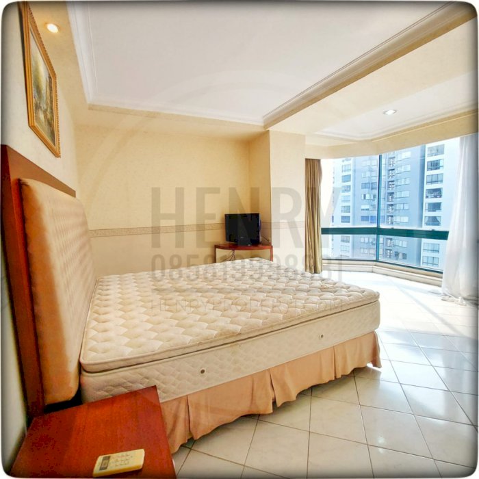 Taman Anggrek Condominium Unit Sudut 3+1BR Spesial Price
