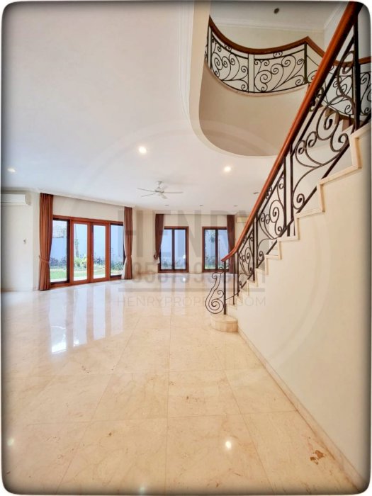 Disewakan Rumah di Pondok Indah, Baru Renov Kamar 4+1BR