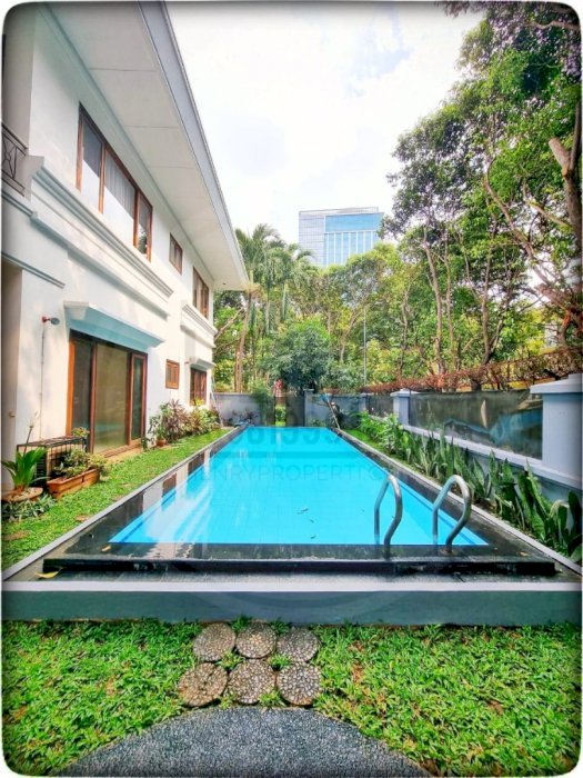 Disewakan Rumah di Pondok Indah, Baru Renov Kamar 4+1BR
