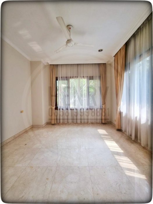 Disewakan Rumah di Pondok Indah, Baru Renov Kamar 4+1BR