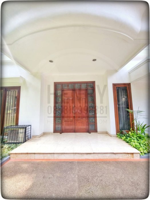 Disewakan Rumah di Pondok Indah, Baru Renov Kamar 4+1BR