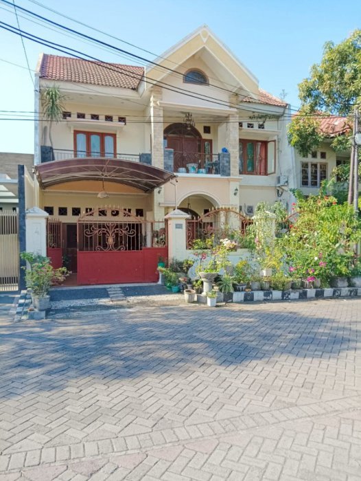 Rumah 2 Lantai Bebas Banjir Terawat Tenang dan Aman