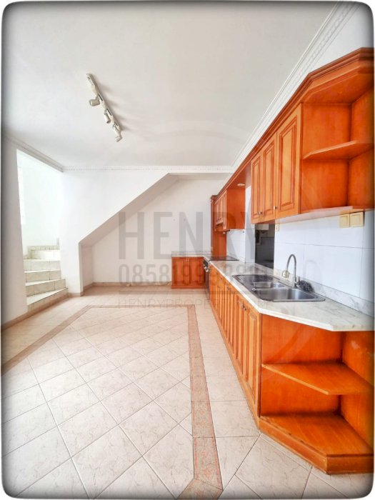 Disewa Rumah Pondok Indah 5+1BR Siap Huni Kencana Permai