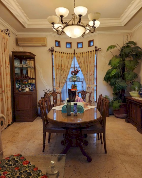 DI JUAL RUMAH ASRI DAN TENANG DI VILLA CINEREMAS