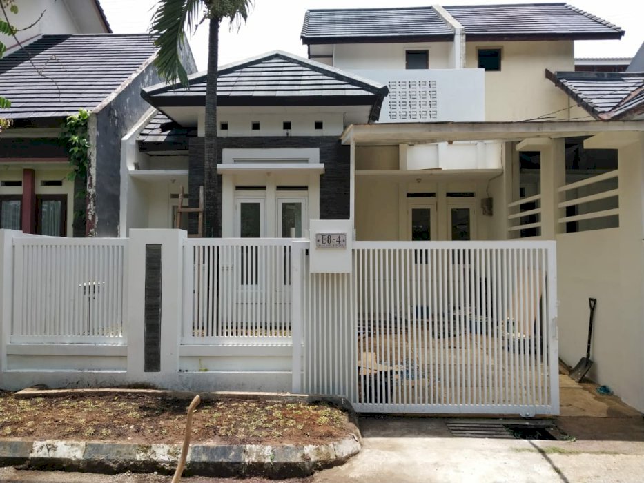 Dijual Rumah 2 Lantai Terawat asri dan Nyaman di Buah Batu Regency