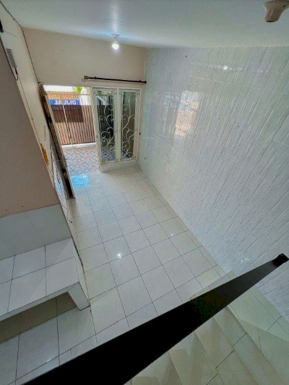 RUMAH MINIMALIS 2 LT DI JL RANGKAH SURABAYA
