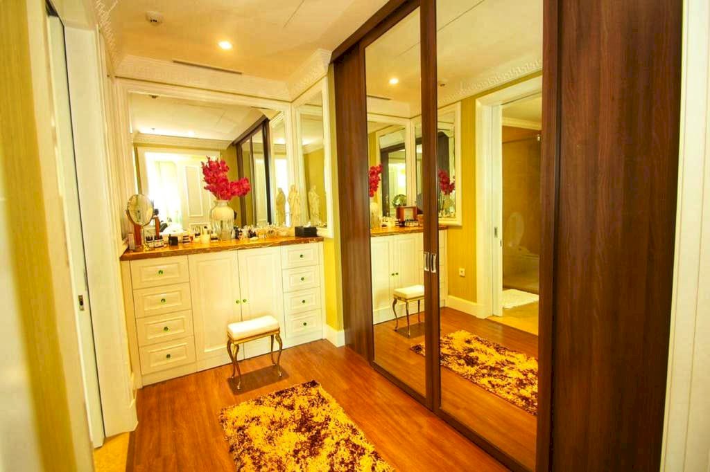 Pakubuwono Residence For Rent Best Unit 3BR Full Furnish Best View