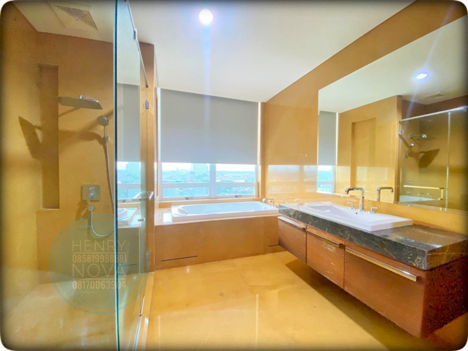 Disewa Pakubuwono Signature 4BR + 1 Study Mid Floor Best City View