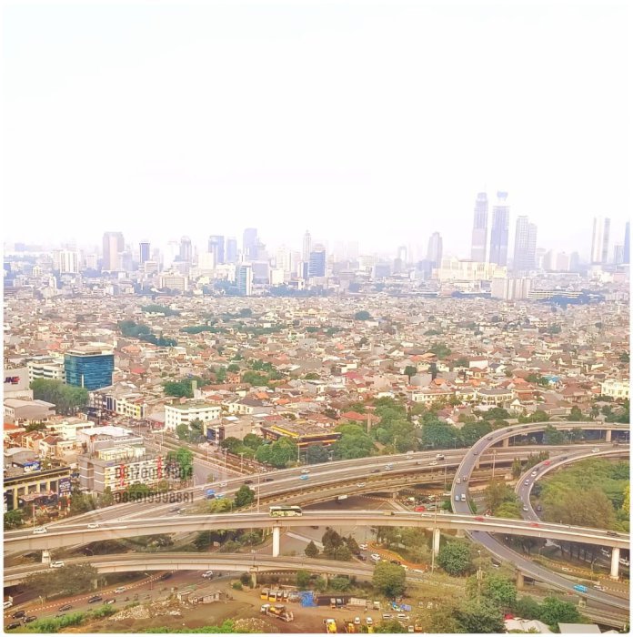 Dijual Taman Anggrek Condominium Unit Renov 2+1BR Best City