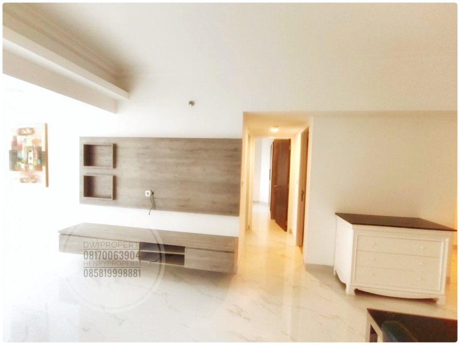 Dijual Taman Anggrek Condominium Unit Renov 2+1BR Best City