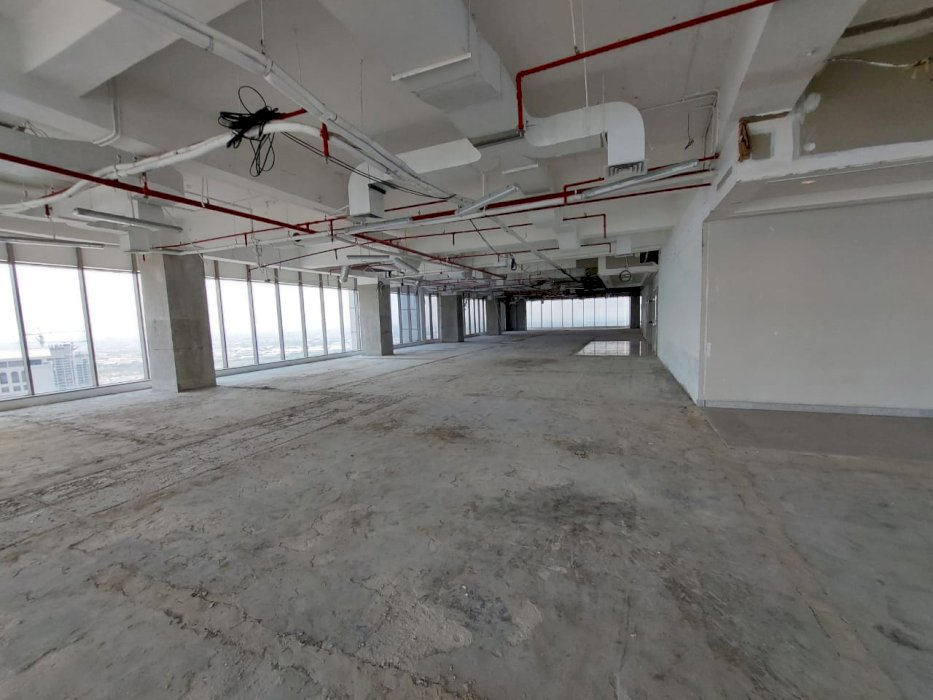 Disewa Office Gold Coast Bare View Laut dan City Lantai Tinggi