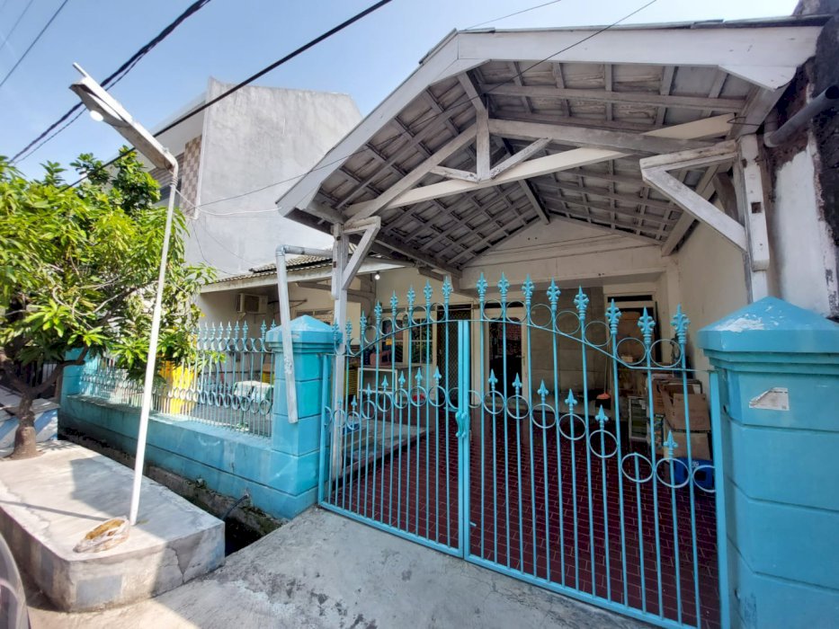 Jual rumah pondok chandra, lokasi startegis, harga murah.