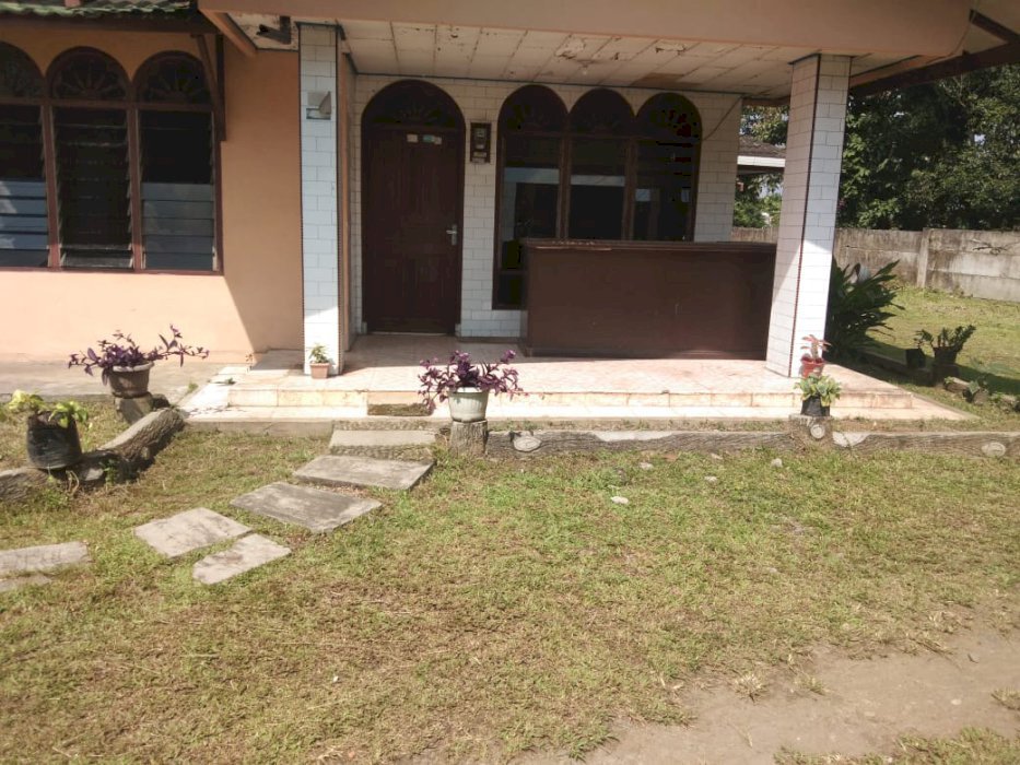 Di Jual  Murah Rumah 2 Lantai Plus Tanah Luas  Lokasi Strategis
