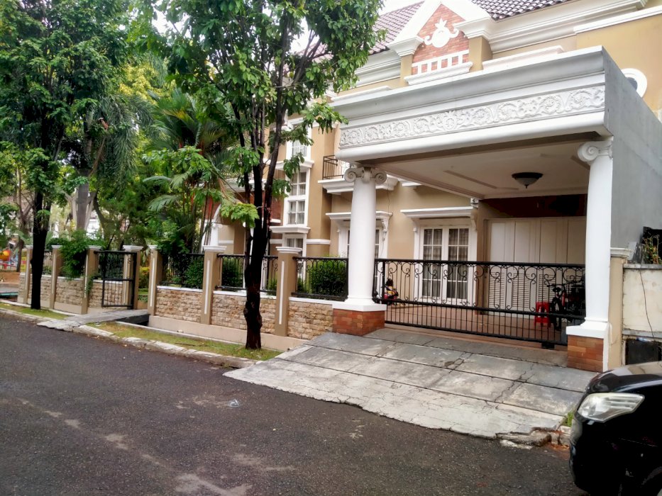 BU dijual rumah hook eksekutif di Jakarta Timur