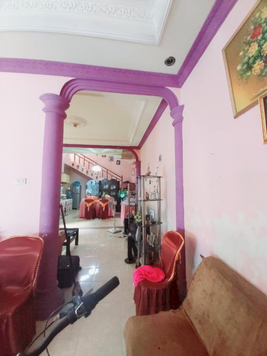 RUMAH 2 lantai  DIJUAL Nego