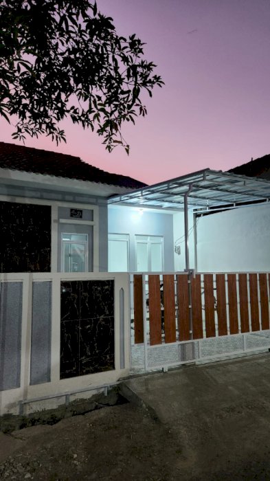 DIJUAL RUMAH DALAM CLUSTER TINGGAL BAWA KOPER AKSES BUSWAY KE JAKARTA