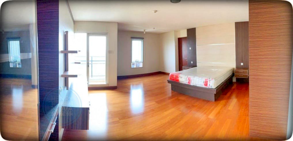 Disewa Permata Hijau Residence Special Unit 4+1BR Pool View