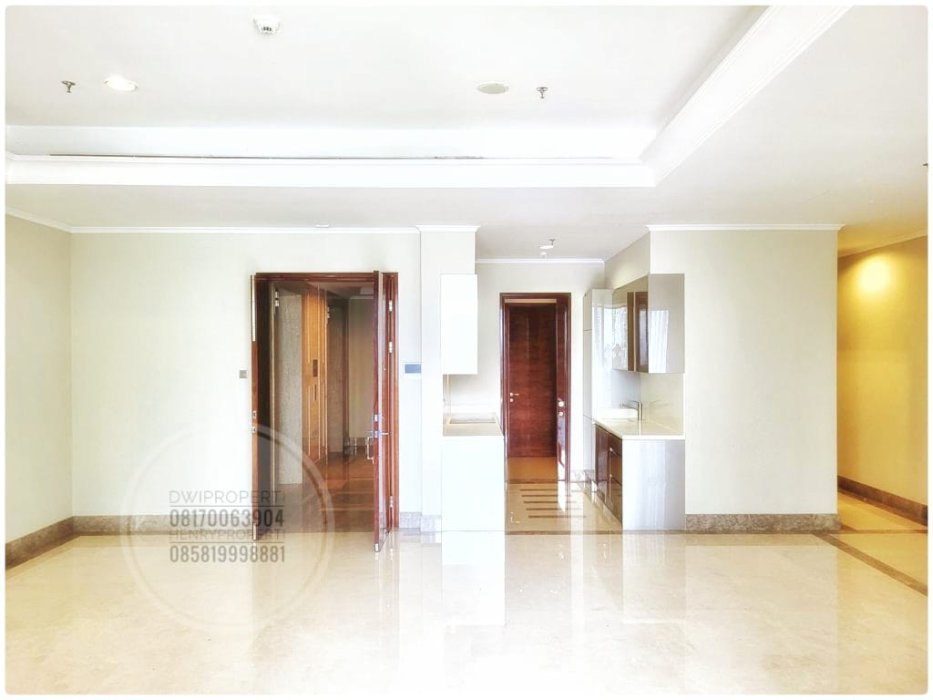 Dijual District 8 Unit 4 BR Semi Furnish Best City View