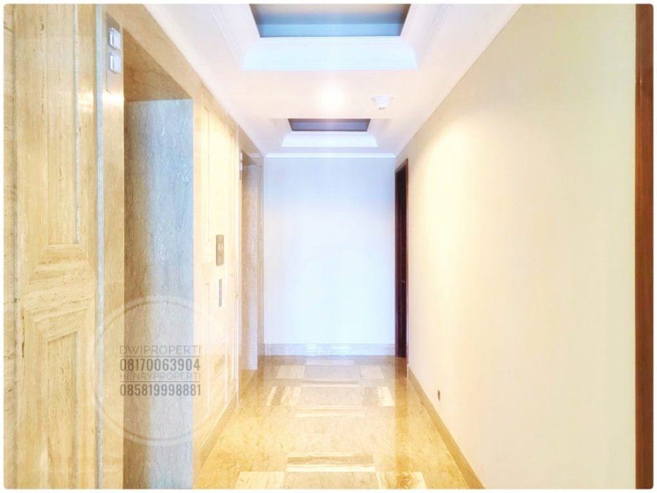 Dijual District 8 Unit 4 BR Semi Furnish Best City View