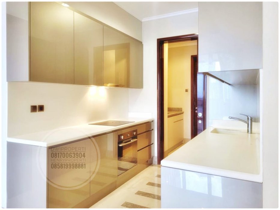 Dijual District 8 Unit 4 BR Semi Furnish Best City View