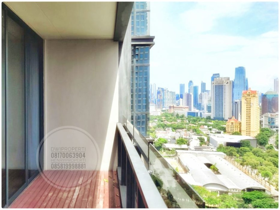 Dijual District 8 Unit 4 BR Semi Furnish Best City View