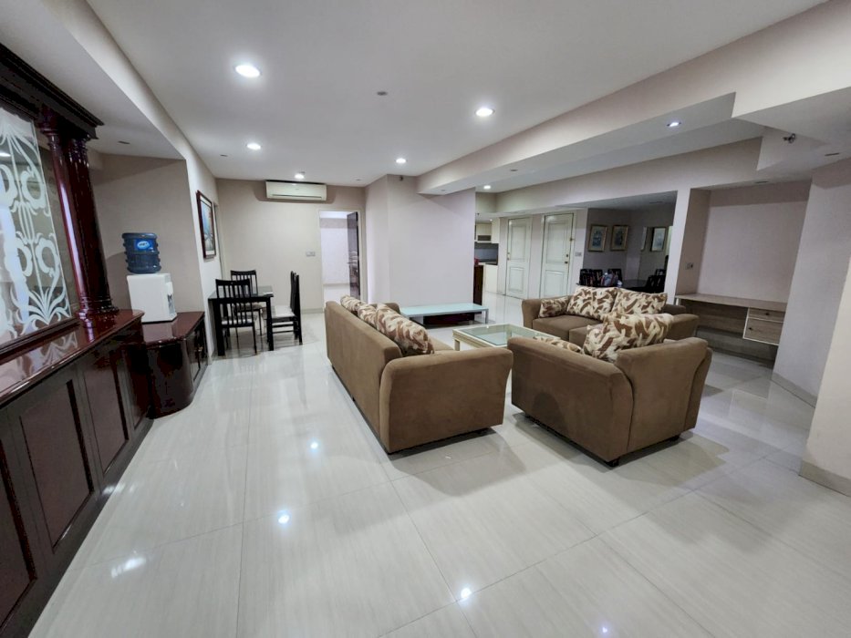 Disewa Taman Anggrek Unit 4+1BR Full Furnish