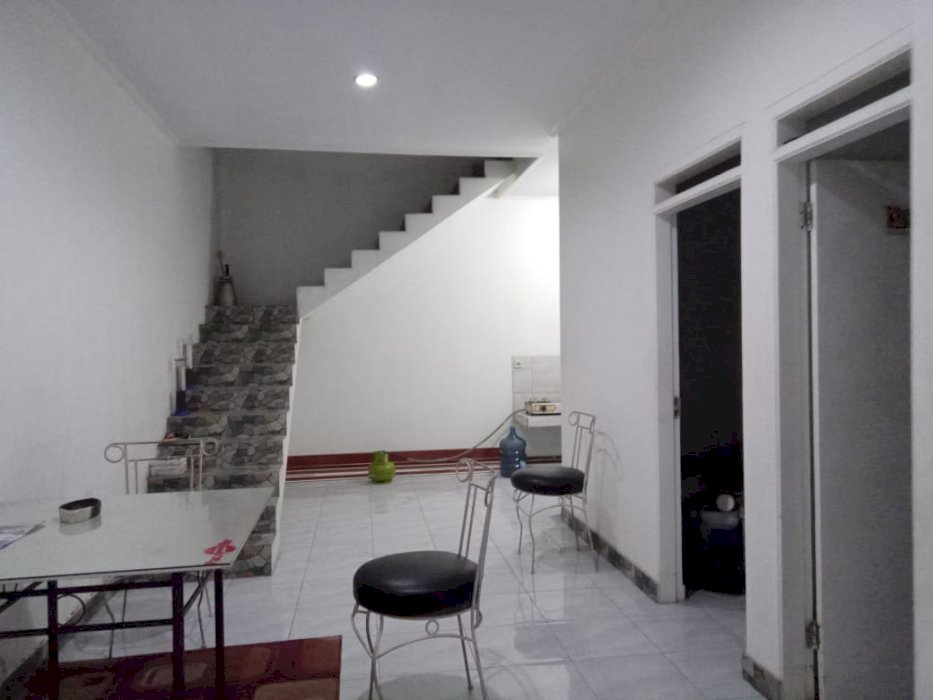350 juta rumah murah 2 lantai Lokasi dekat alfamart gba 2 ciganitri