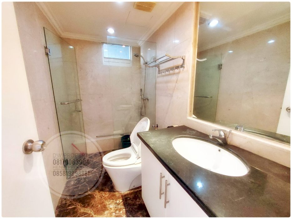 Disewa Taman Anggrek Unit Sudut 2+1BR Full Furnish Pool View