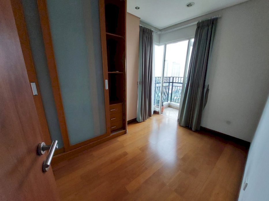 Dijual Permata Hijau Residence Unit 3+1 High Fl. Best View Furnish