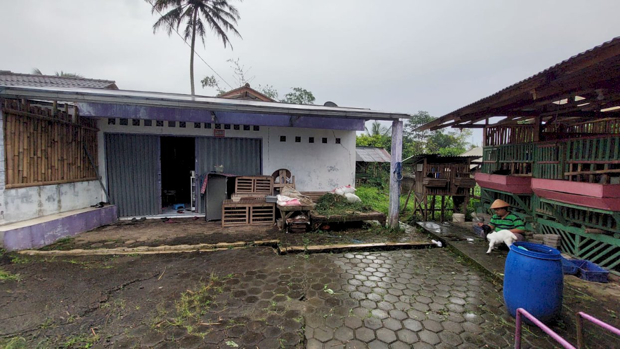 Tanah dan Bangunan serta kandang kambing cocok untuk usaha