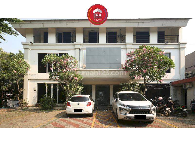 Gedung Perkantoran Jl Dharmawangsa Kebayoran Baru, Jakarta