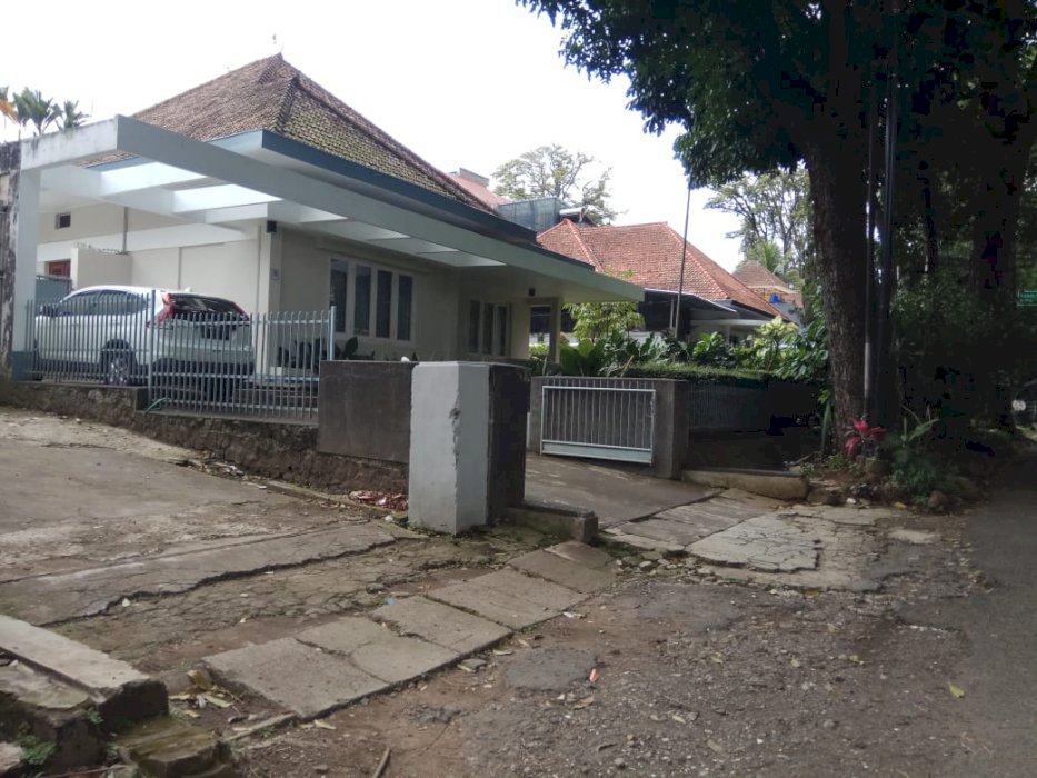 Rumah Terawat Kawasan Elite Sayap Dago Dekat Unpad