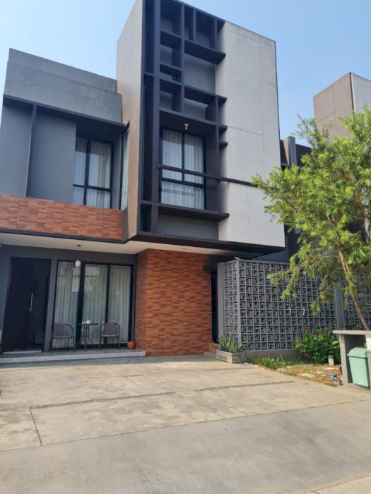 DIJUAL RUMAH SECONDARY 2 LANTAI DI TANGERANG