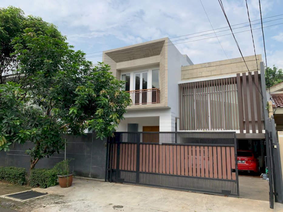 Rumah dijual komplek Rajawali bintaro sektor 9