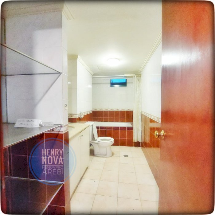 Taman Anggrek Condominium Unit  3+1BR City View Dijual Cepat