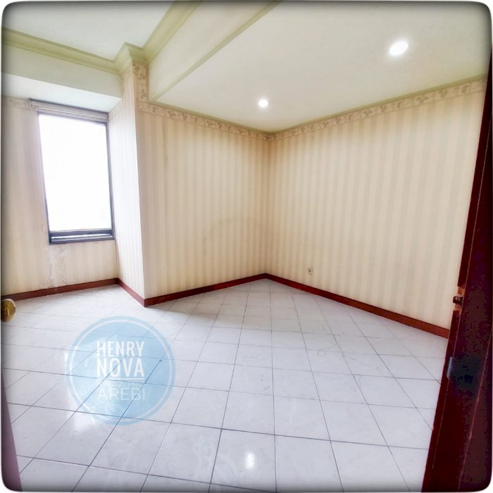 Taman Anggrek Condominium Unit  3+1BR City View Dijual Cepat