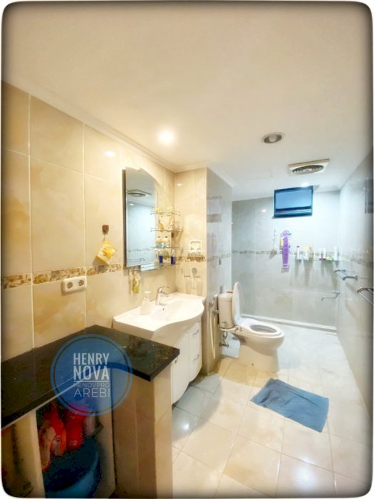 Taman Anggrek Condominium Unit  3+1BR City View BU Jual Cepat