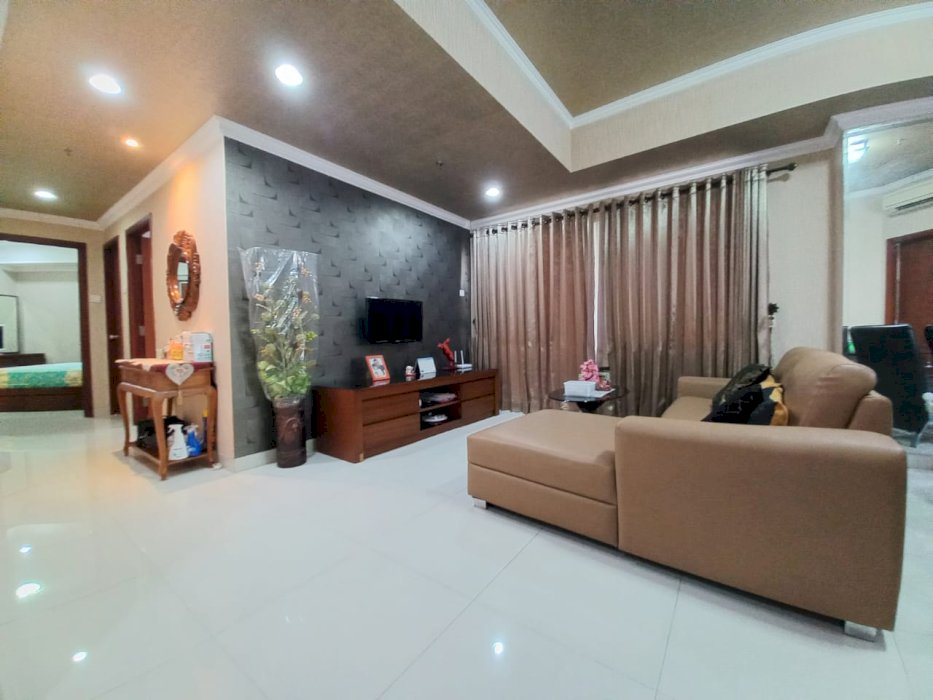 Dijual Cepat Royal Medit Unit 2+1BR Full Funish Semi Private Lift