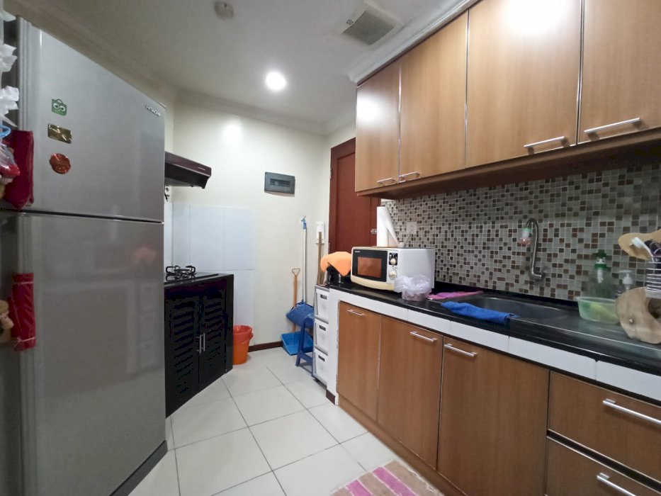Dijual Cepat Royal Medit Unit 2+1BR Full Funish Semi Private Lift