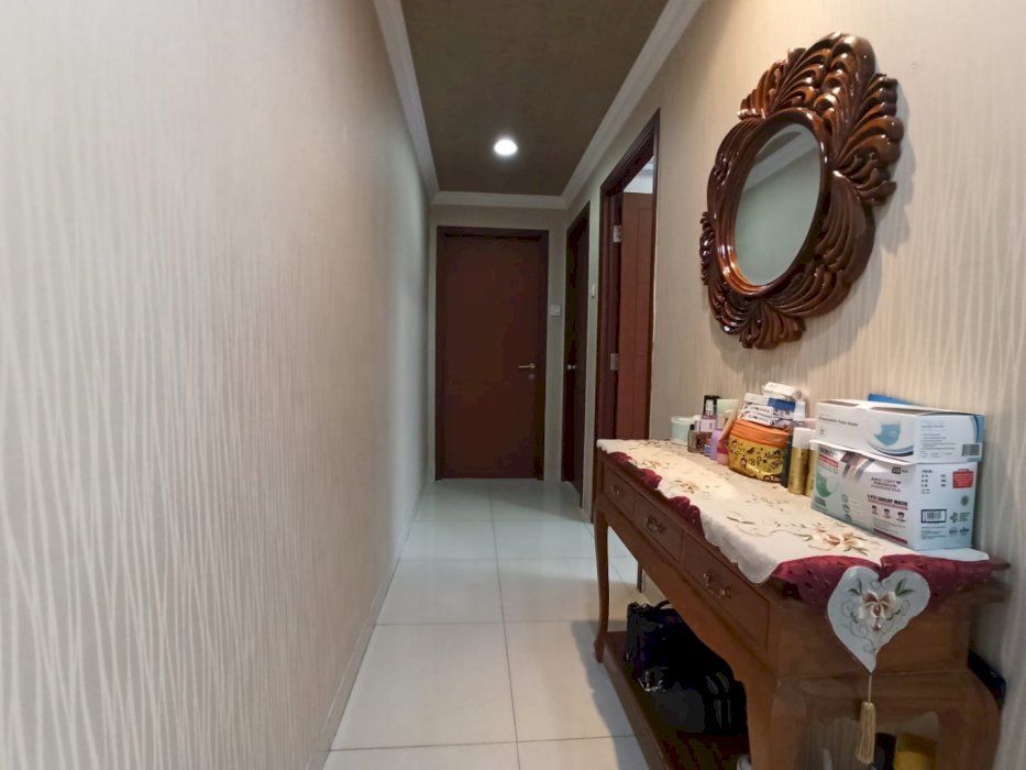 Dijual Cepat Royal Medit Unit 2+1BR Full Funish Semi Private Lift