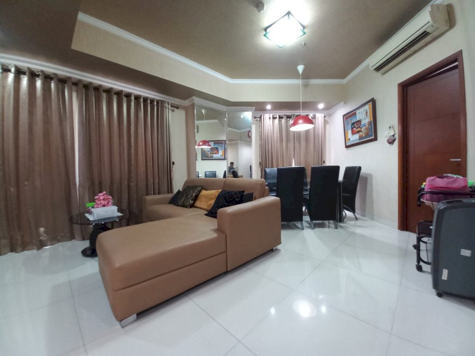 Dijual Cepat Royal Medit Unit 2+1BR Full Funish Semi Private Lift
