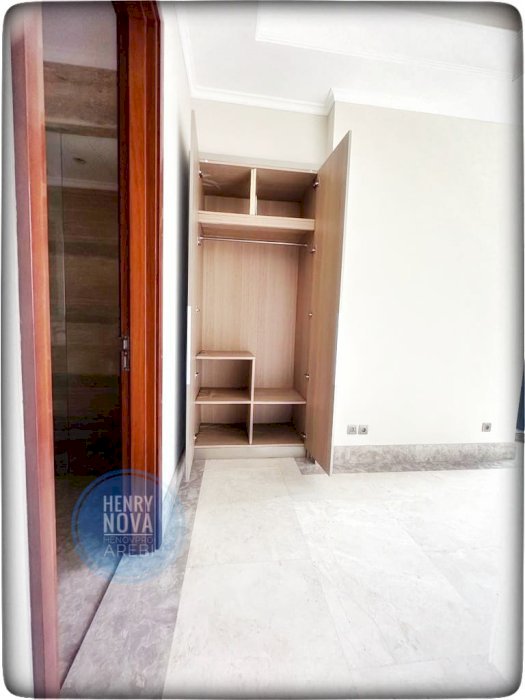 Apt. District 8 Unit 4+1 BR SCBD Sudirman Best Pool View
