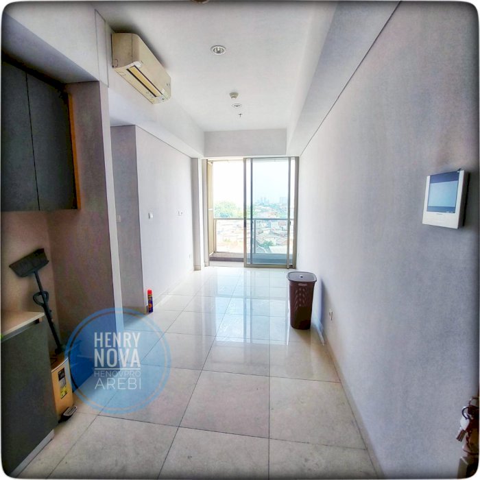 Taman Anggrek Residence Unit 3BR Semi Furnish City View